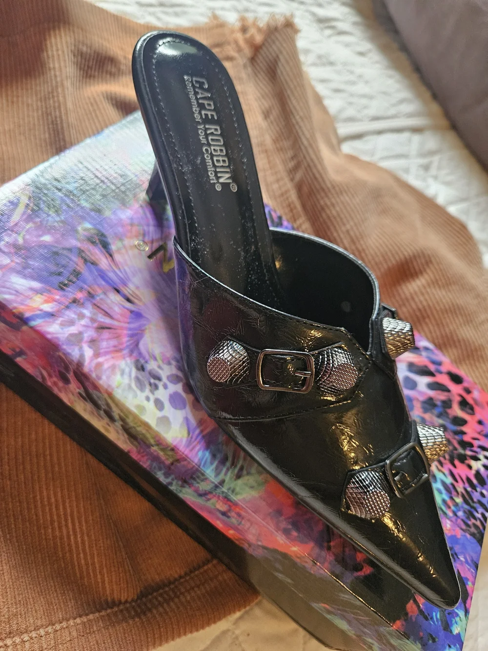 Cape Robbin Black Patent Pointed Mule Heels